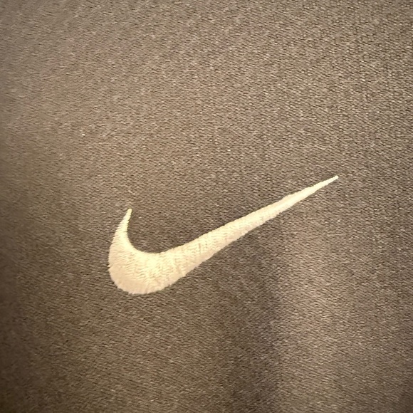 Nike University of Delaware 1/4 Quarter-Zip Pullover Medium gray logo Dri fit - Picture 5 of 10